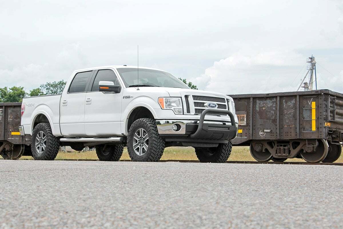 Fits Ford F-150 4WD (2009-2013) 3 Inch Lift Kit; M1 Struts; 54440RED