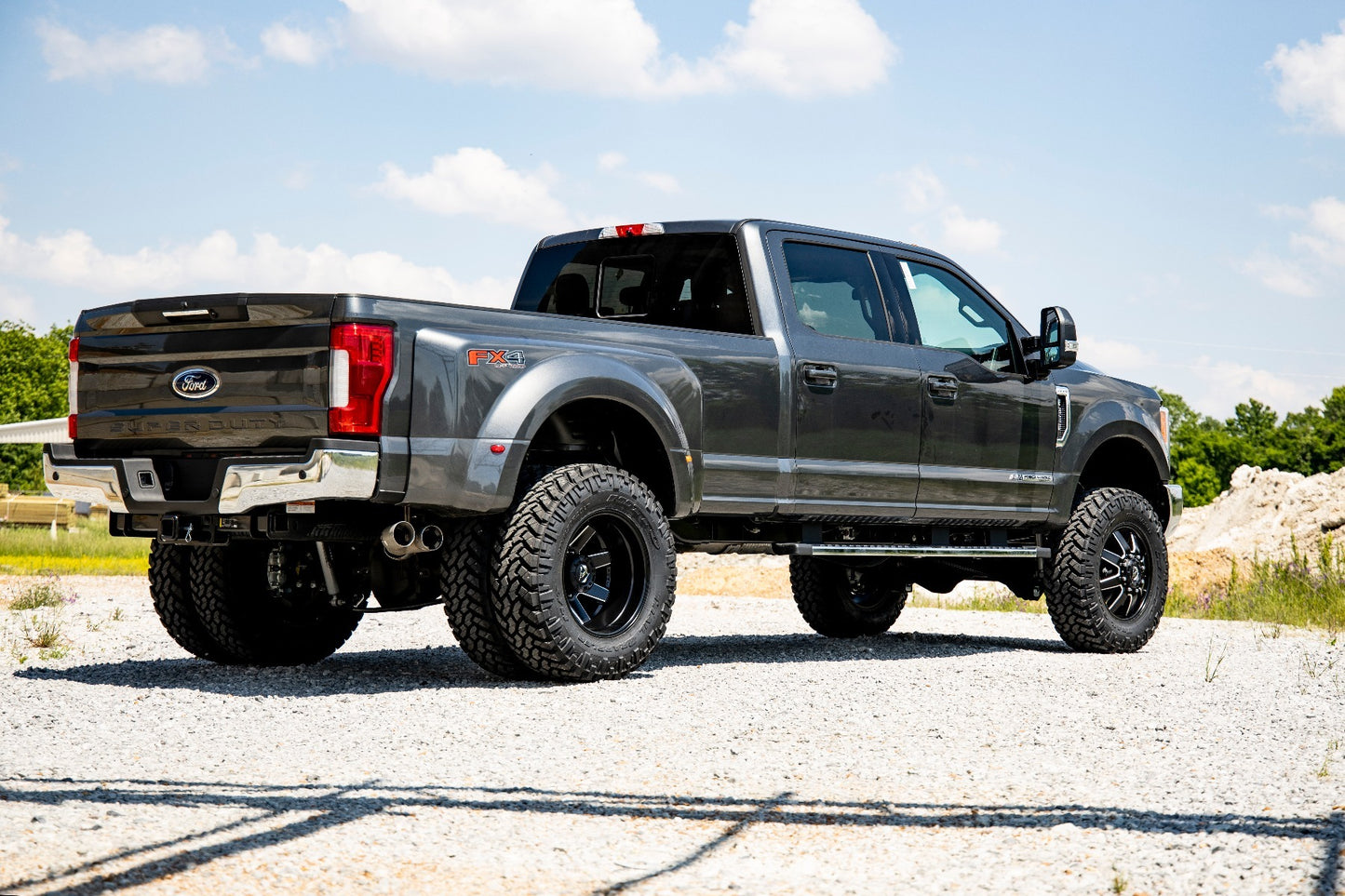 Fits Ford F-350 SD 4WD (2017-2022) 4.5" Lift Kit; Dually; Vertex; 55950