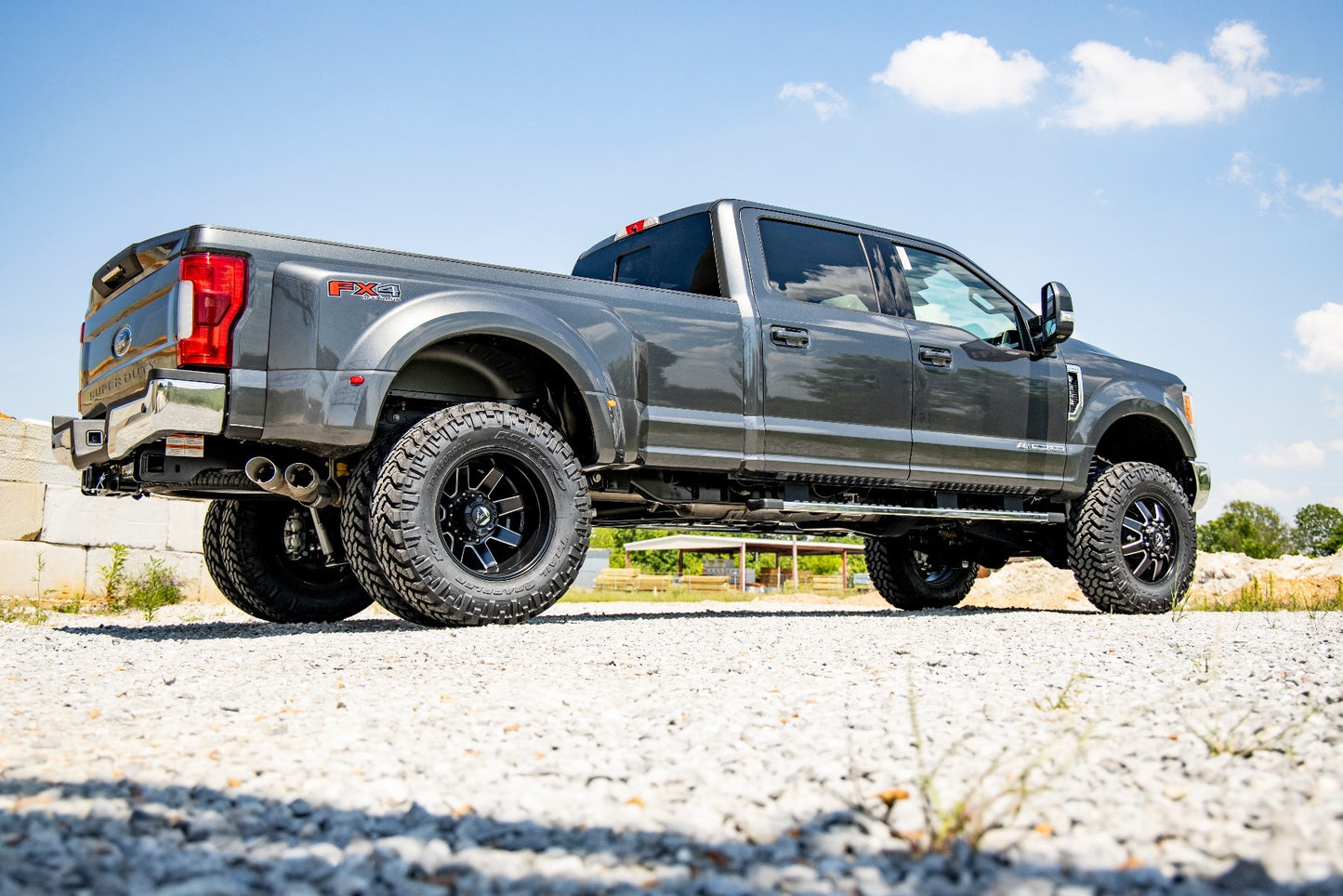 Fits Ford F-350 SD 4WD (2017-2022) 4.5" Lift Kit; Dually; Vertex; 55950