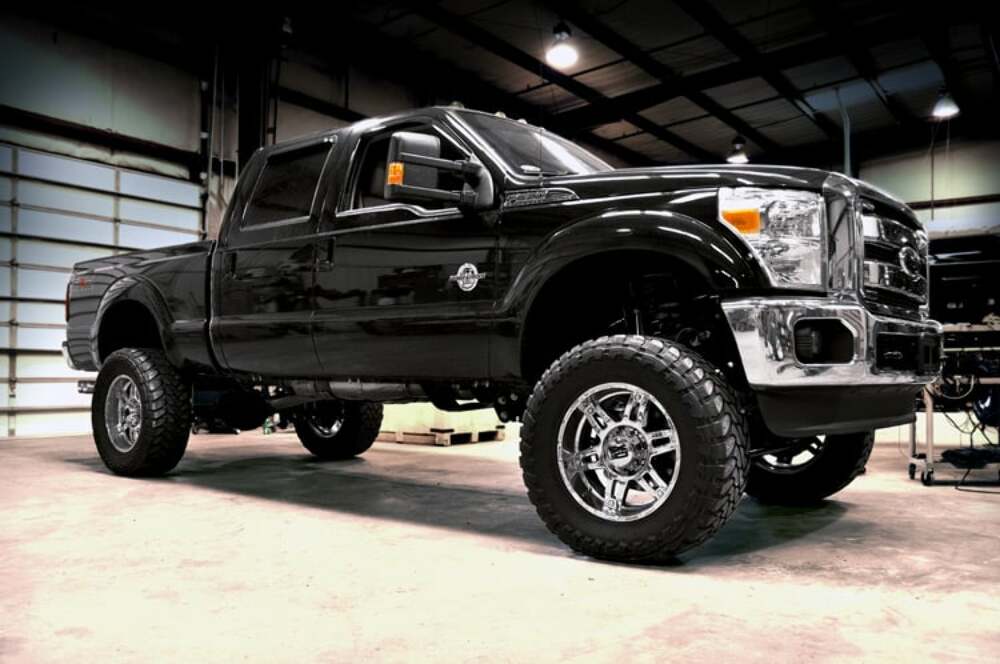 Fits Ford F-250 Super Duty 4WD (2015-2016) 6 Inch Lift Kit; 4 Link; OVLD; 589.2