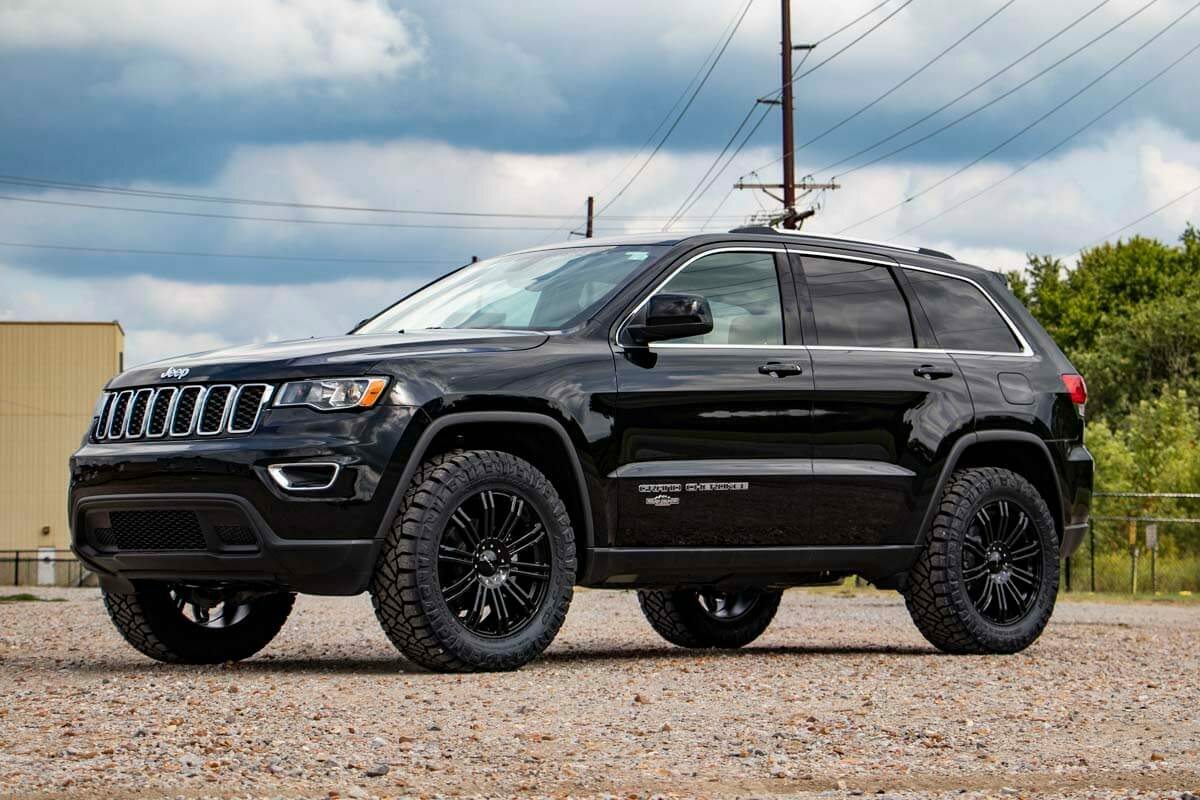 Fits Jeep Grand Cherokee WK2 2WD/4WD (2011-2022) 2.5 Inch Lift Kit; 60300