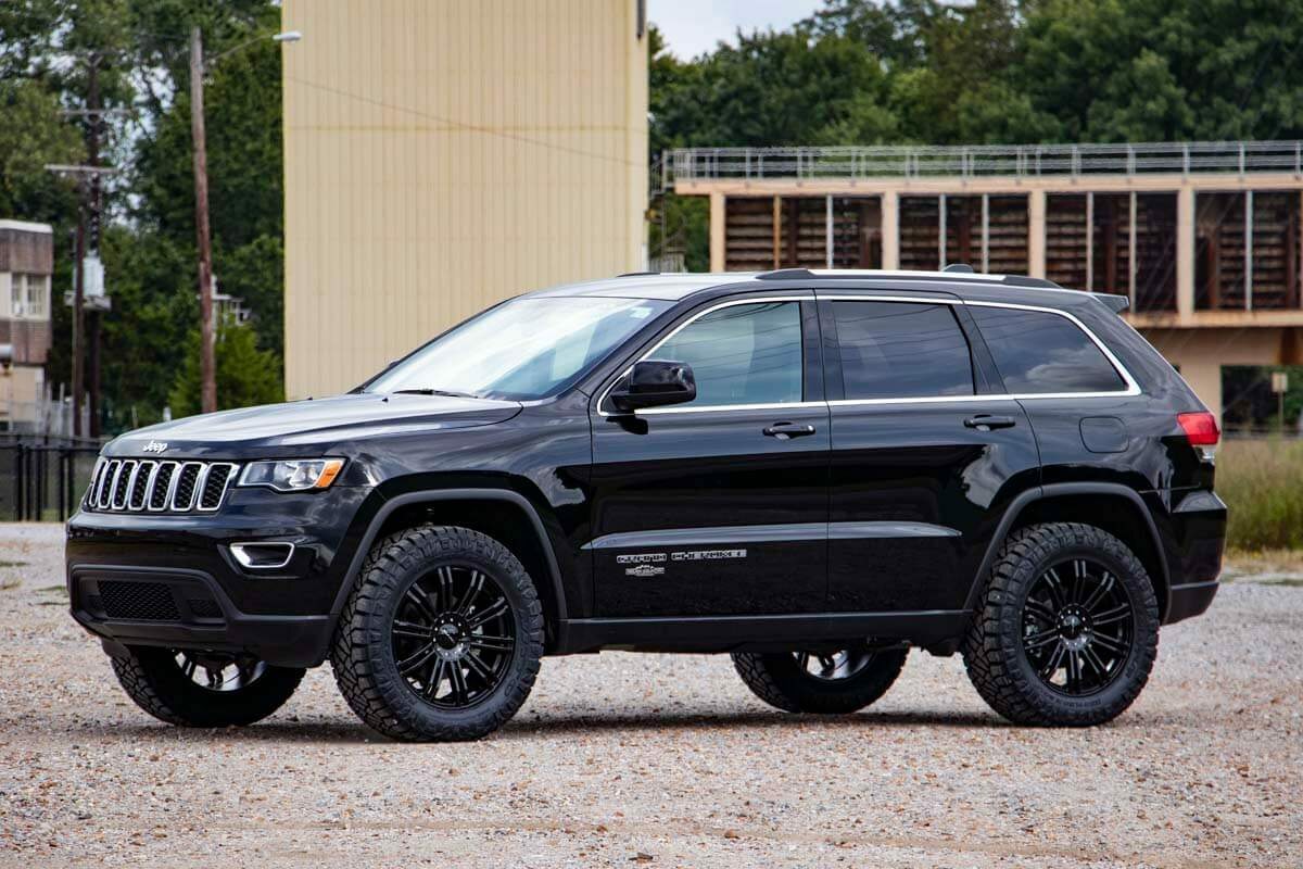 Fits Jeep Grand Cherokee WK2 2WD/4WD (2011-2022) 2.5 Inch Lift Kit; 60300