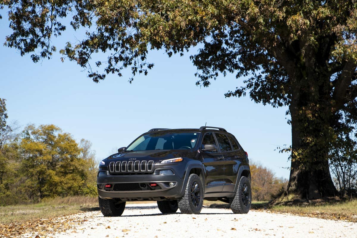 Fits Jeep Cherokee KL 2WD/4WD (2014-2023) 2 Inch Leveling Lift Kit; 60400