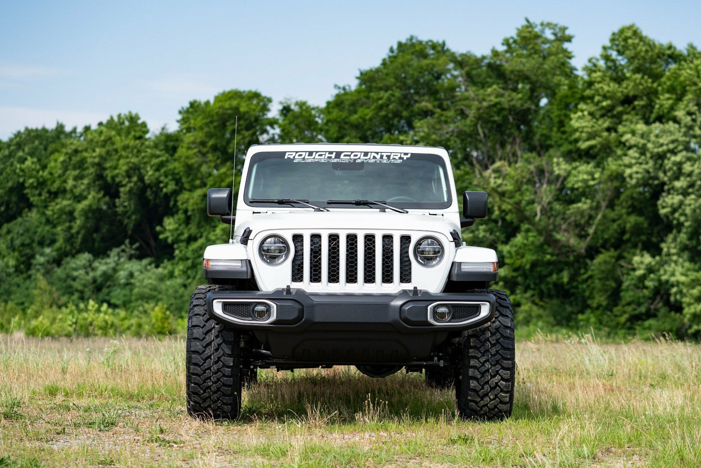 Fits Jeep Gladiator JT 4WD (2024) 2.5 Inch Leveling Kit; Spacers; M1; 61340