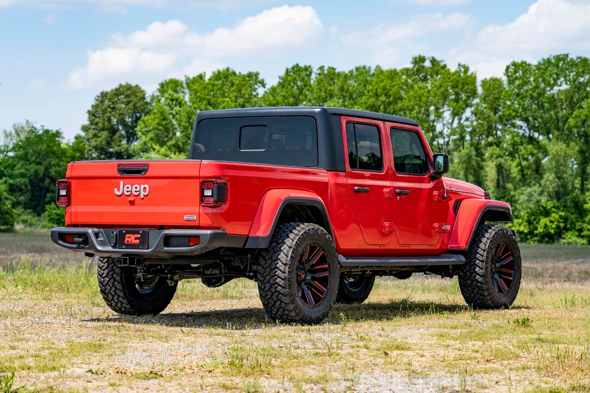Fits Jeep Gladiator JT 4WD (2020-2023) 2.5 Inch Leveling Kit; Spacers; 63400