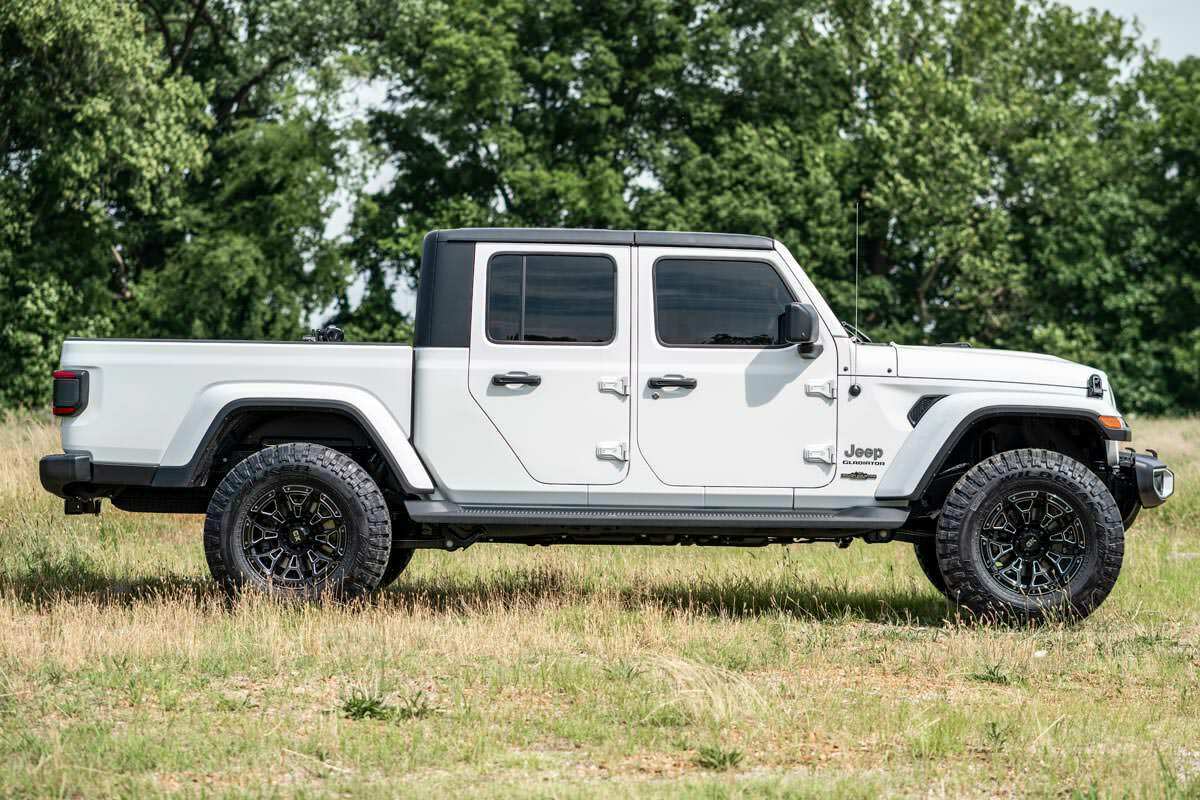 Fits Jeep Gladiator JT 4WD (2020-2023) 2.5 Inch Leveling Kits; Springs; 64830B