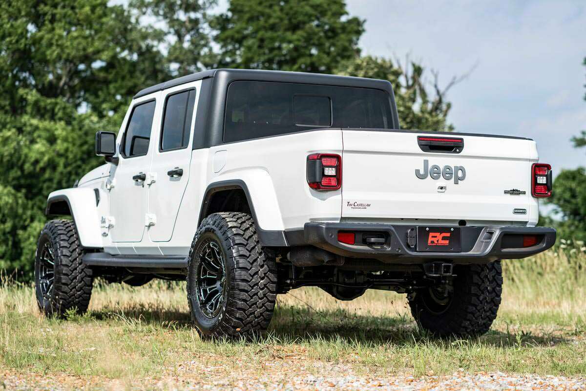 Fits Jeep Gladiator JT 4WD (2020-2023) 2.5 Inch Leveling Kits; Springs; M1 64840