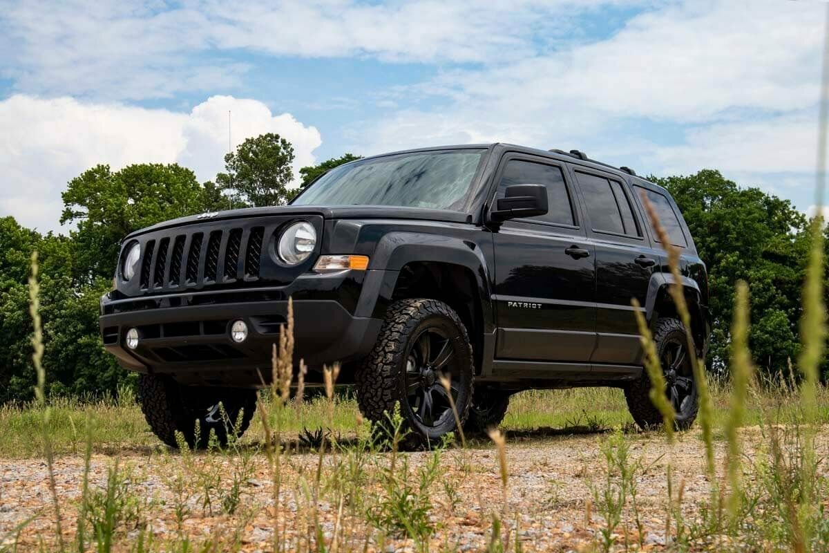 Fits Jeep Compass 4WD (2007-2016) 2 Inch Lift Kit; 66501