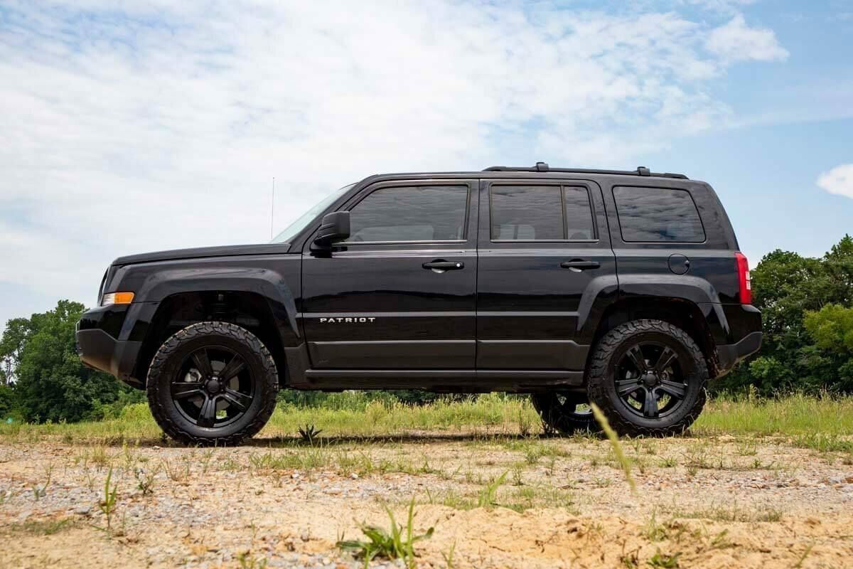 Fits Jeep Compass 4WD (2007-2016) 2 Inch Lift Kit; N3 Front Struts; 66531