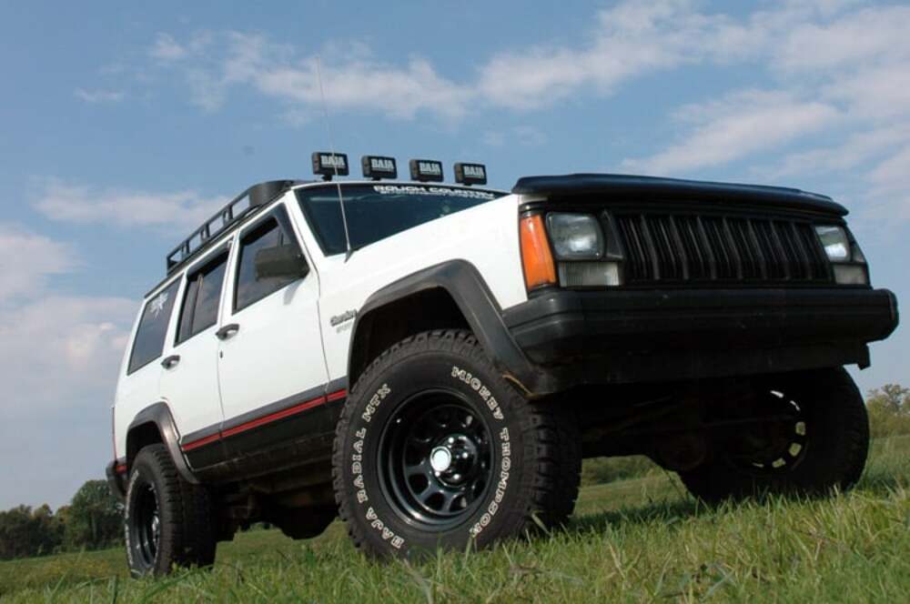 Fits Jeep Cherokee XJ 2WD/4WD (1984-2001) 3 Inch Lift Kit; Rear AAL; 670N2