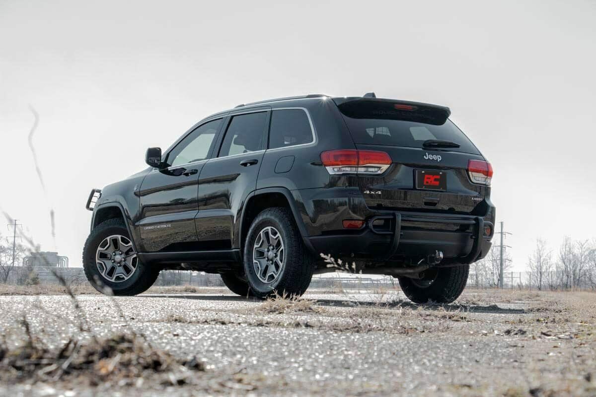 Fits Jeep Grand Cherokee WK2 2WD/4WD (2011-2022) 2 Inch Leveling Kit; 67800