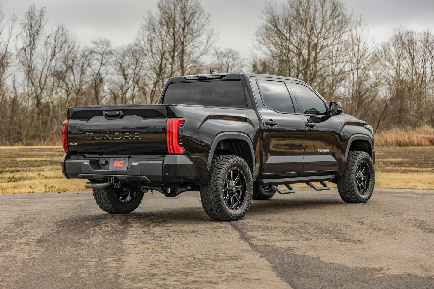 Fits Toyota Tundra 4WD (2022-2024) 3.5 Inch Lift Kit; 70300