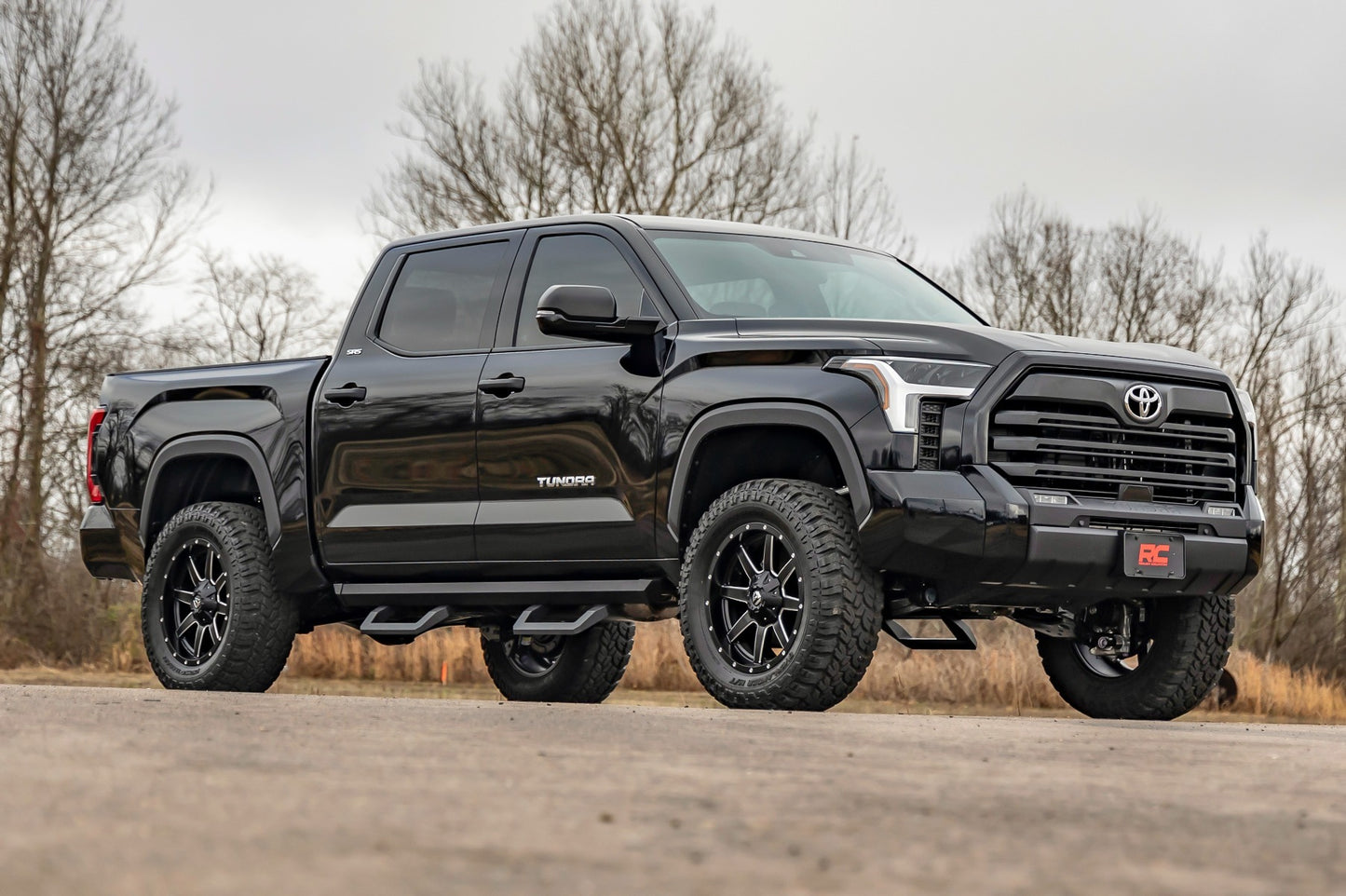 Fits Toyota Tundra 4WD (2022-2024) 3.5 Inch Lift Kit; 70330