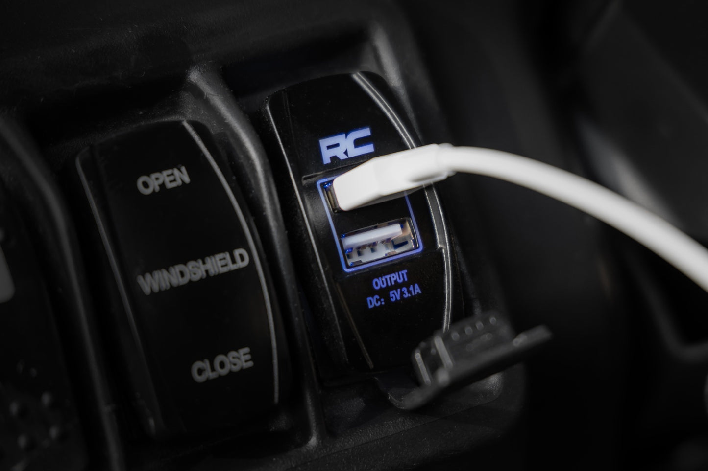 USB Switch Insert; 2x1 with Logo; Blue Back Light 709USB