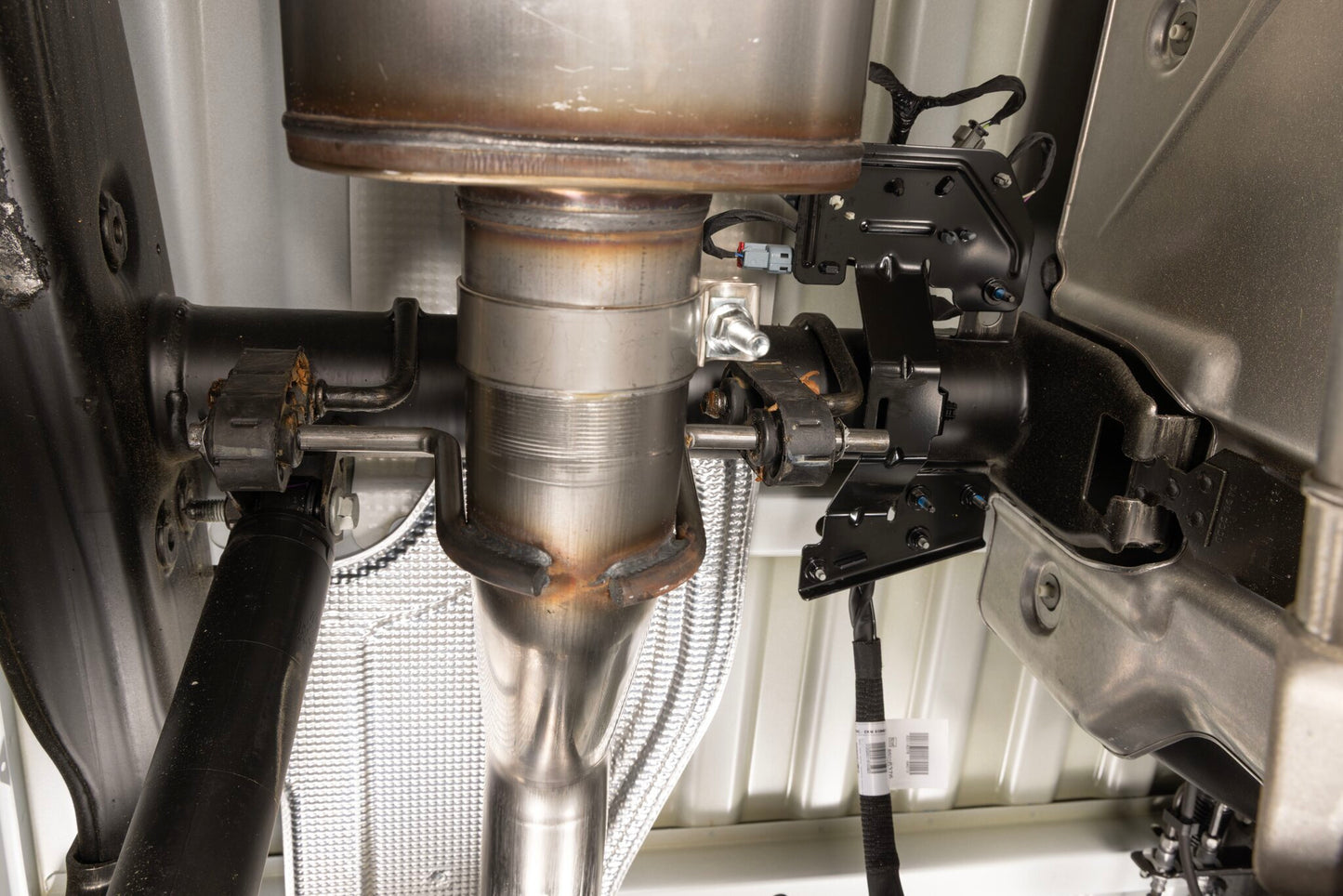 Fits 20-26 GM 2500HD/3500HD 6.6L Gas Eng FFX Cat-Back Single Exit Exhaust System