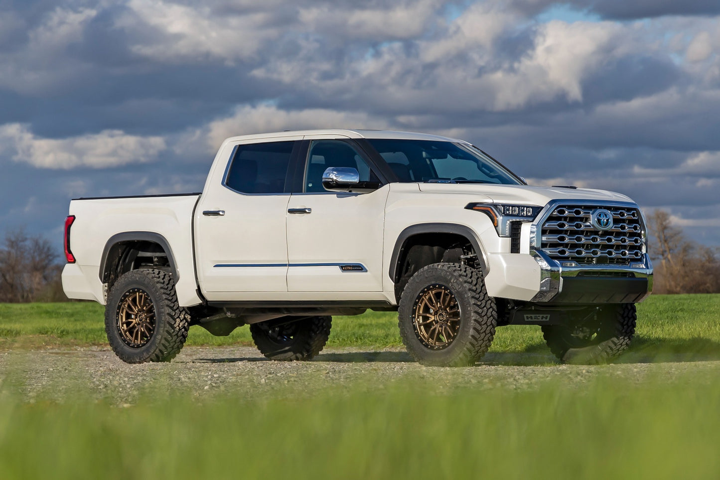 Fits Toyota Tundra 2WD/4WD (2022-2024) 6 Inch Lift Kit; OE Air Ride; 71800