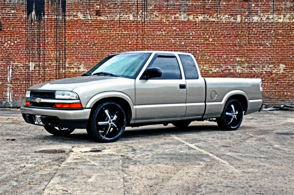 Fits Chevy/GMC Blazer/S15 Jimmy/Sonoma 2WD Lowering Kit; 2" FR; 2.5" RR; 724