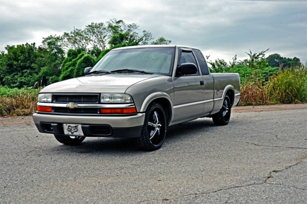 Fits Chevy/GMC Blazer/S15 Jimmy/Sonoma 2WD Lowering Kit; 2" FR; 3" RR; 727