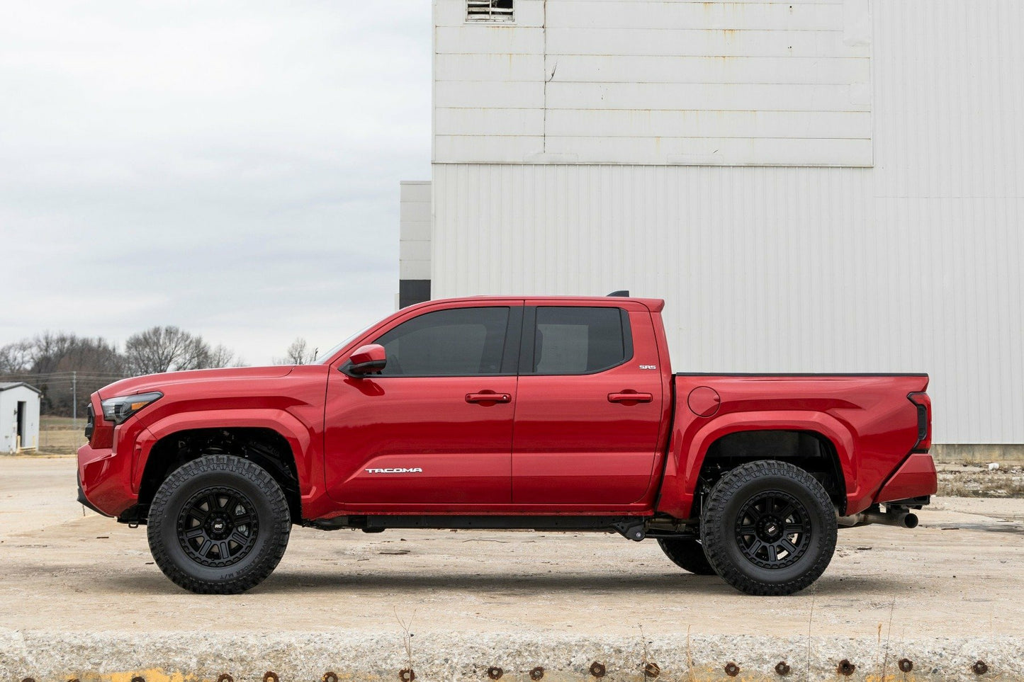 Fits Toyota Tacoma 4WD (2024) 1.5 Inch Leveling Kit; 72900