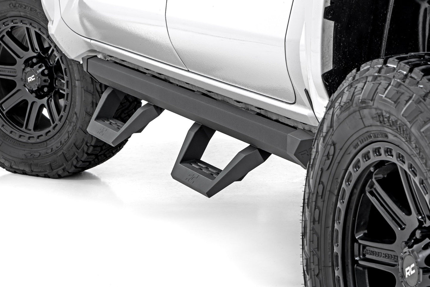 Rough Country SRX2 Adjustable Aluminum Steps - Double Cab - Toyota Tacoma 2WD/4WD (24-25) - 73004