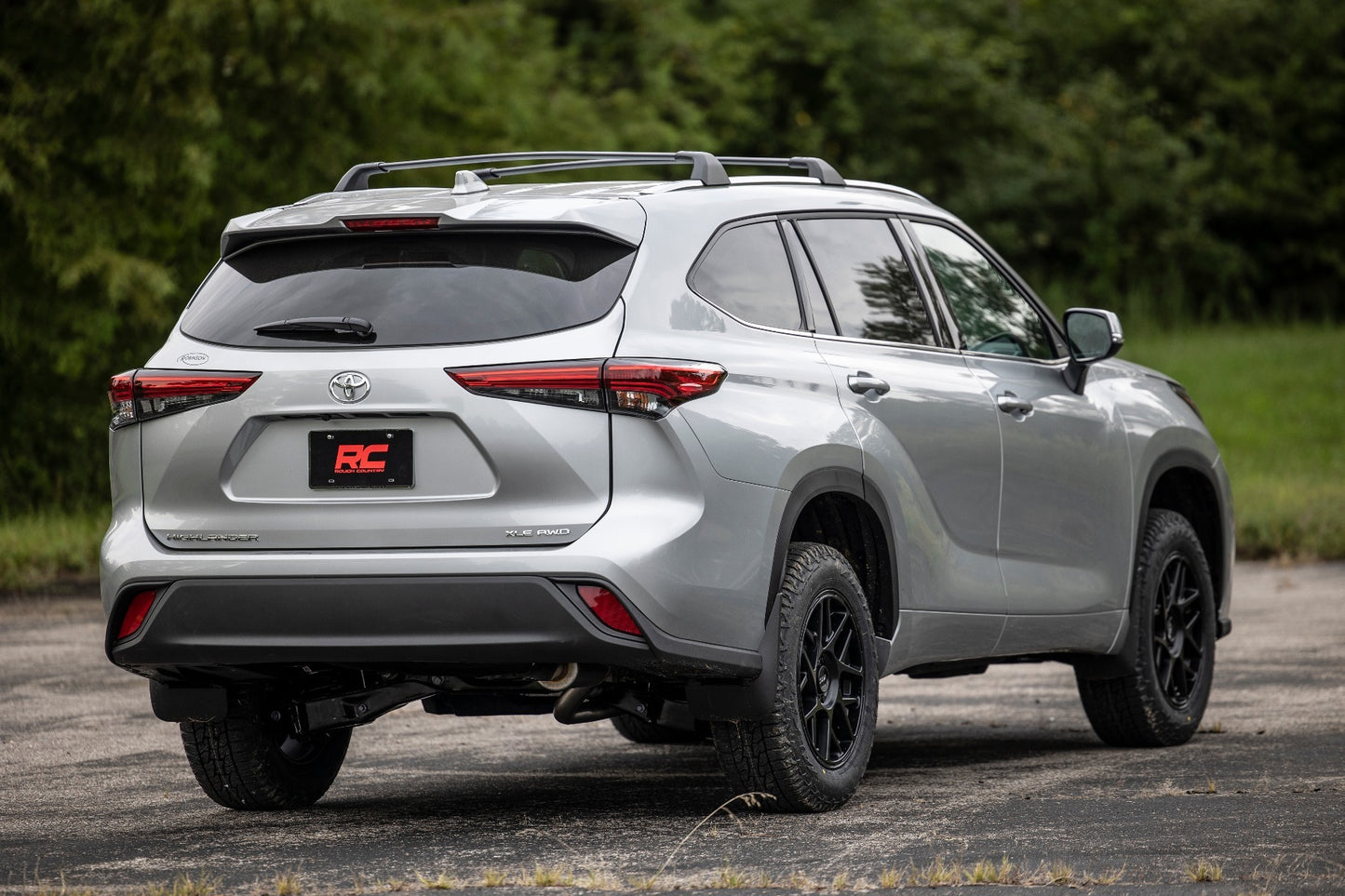 Fits Toyota Highlander 4WD (2020) 2 Inch Lift Kit; 73700