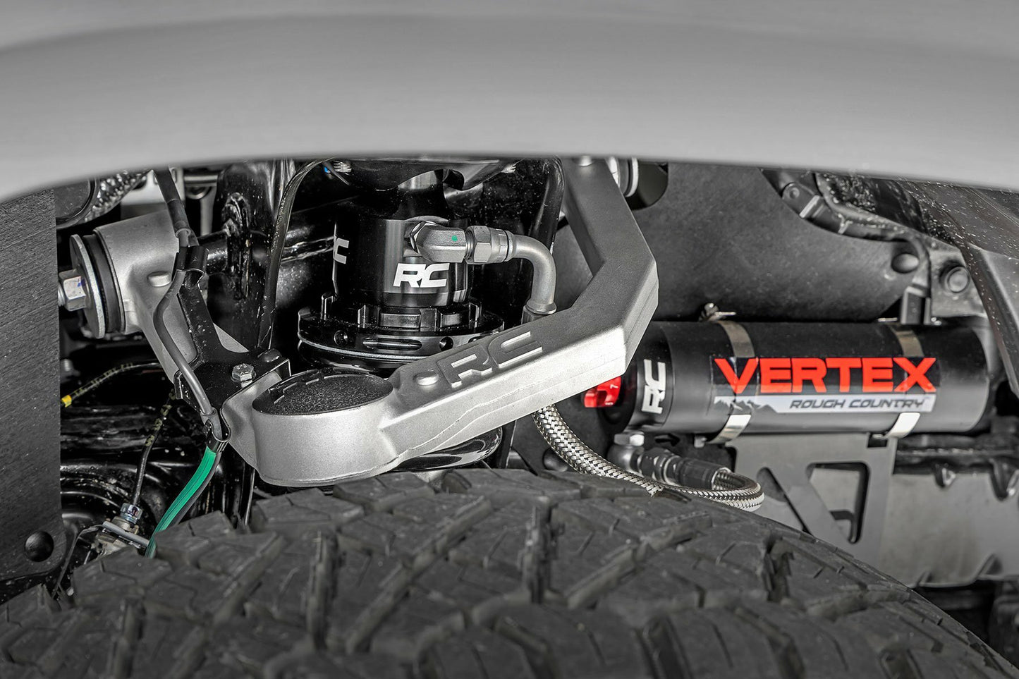 Fits Toyota Tacoma 4WD (2005-2023) 3.5 Inch Lift Kit; UCA; Vertex; 74250RED
