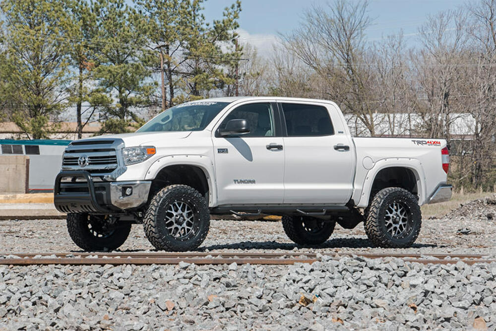 Fits Toyota Tundra 2WD/4WD (2016-2021) 6 Inch Lift Kit; 75230