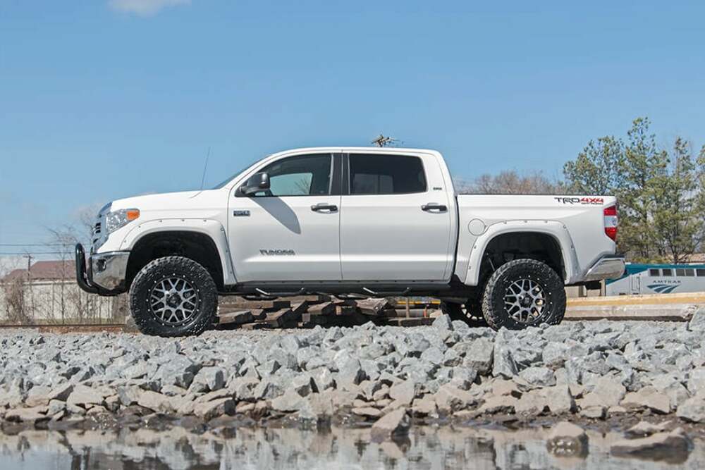 Fits Toyota Tundra 2WD/4WD (2016-2021) 6 Inch Lift Kit; 75230