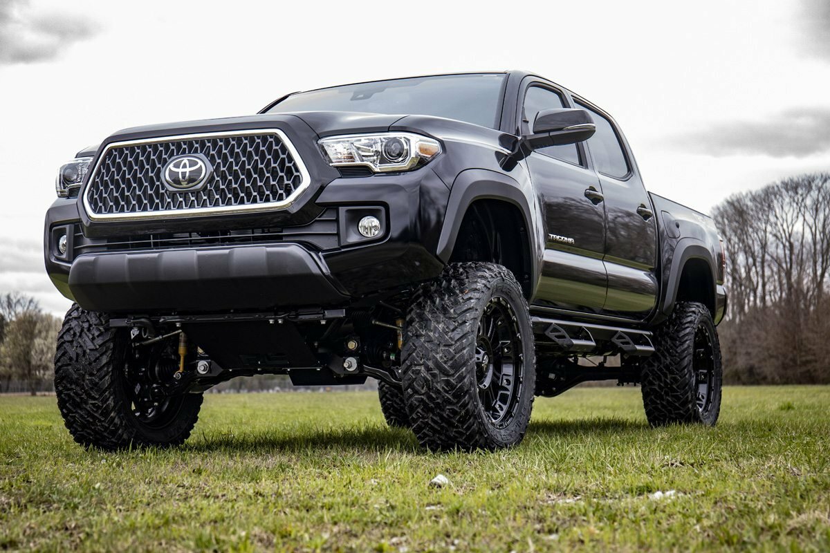 Fits Toyota Tacoma 2WD/4WD (2016-2023) 6 Inch Lift Kit; 75820