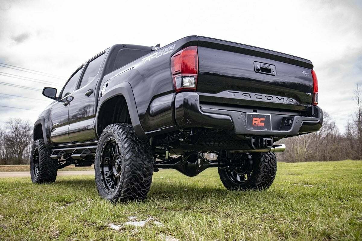 Fits Toyota Tacoma 2WD/4WD (2016-2023) 6 Inch Lift Kit; 75820