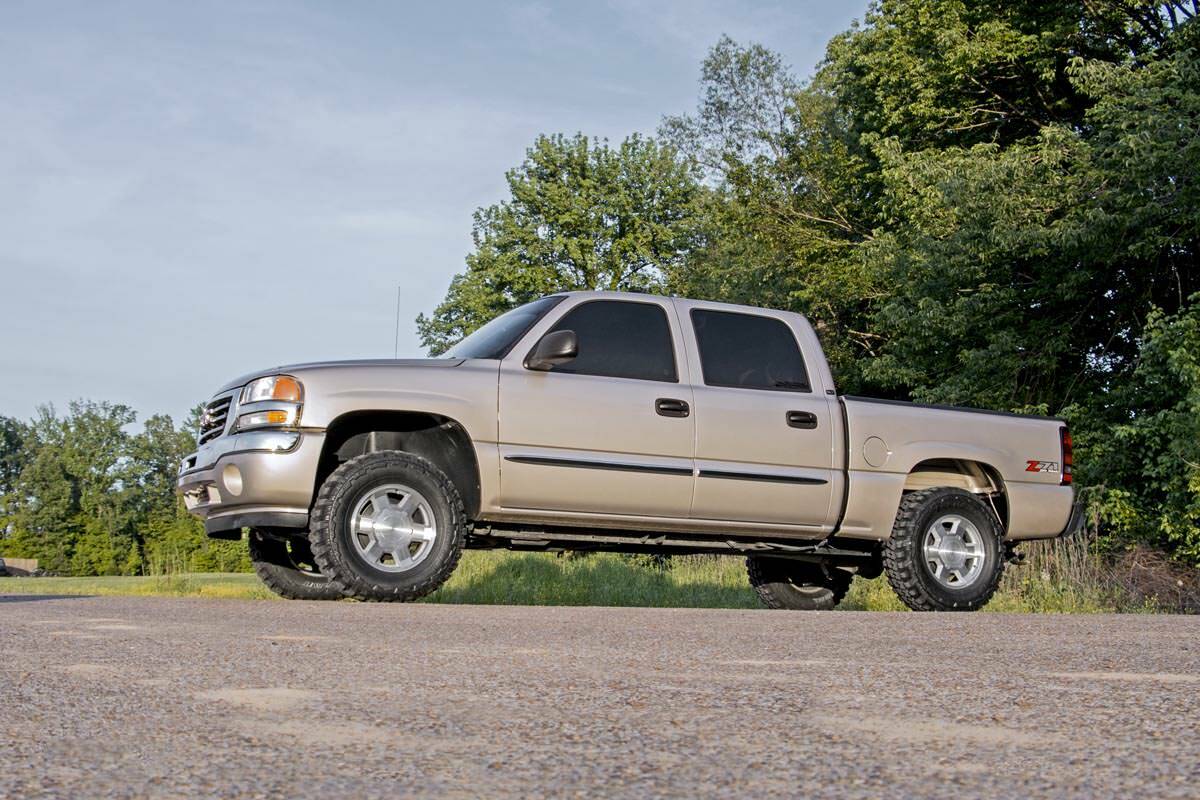 Fits Chevy/Sierra 1500/Silverado 1500 (99-06 &Classic) 1.5-2" Leveling 7592