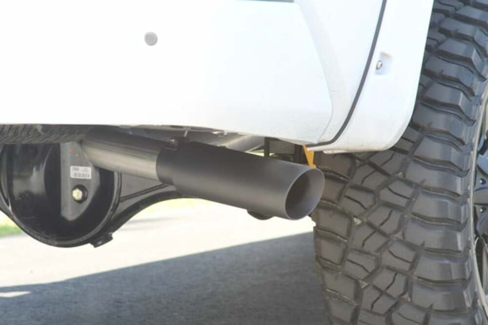 Flowmaster Outlaw Cat-back Exhaust System 817692