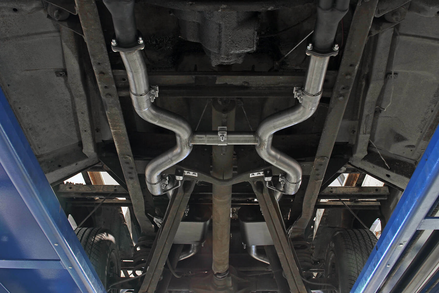 Fits GM Truck American Thunder Crossmember-Back Exhaust System 2.5 817937