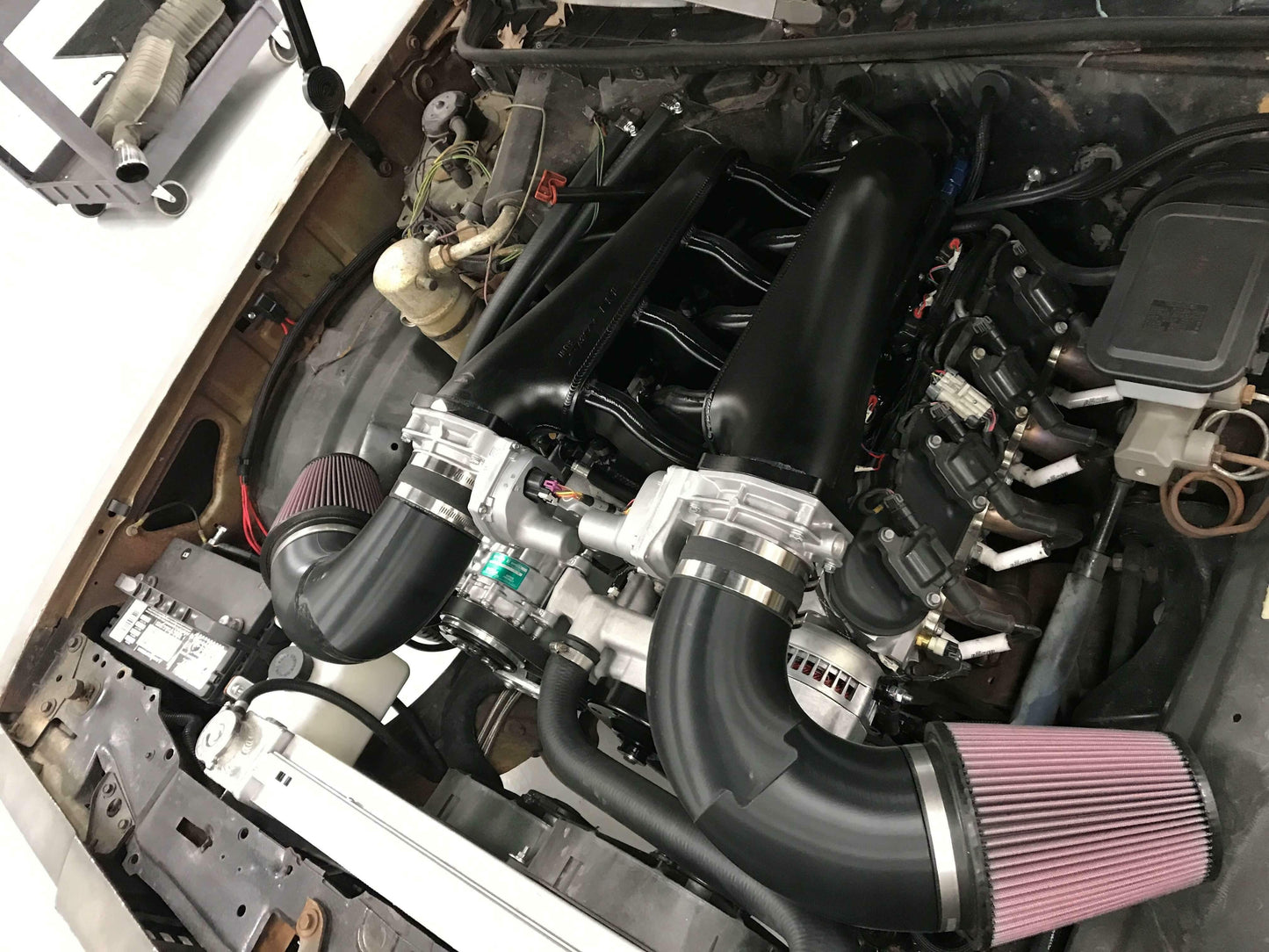 Sniper EFI Intake Manifold Dual Plenum 92mm and Fuel Rail Kit - Silver - 820201