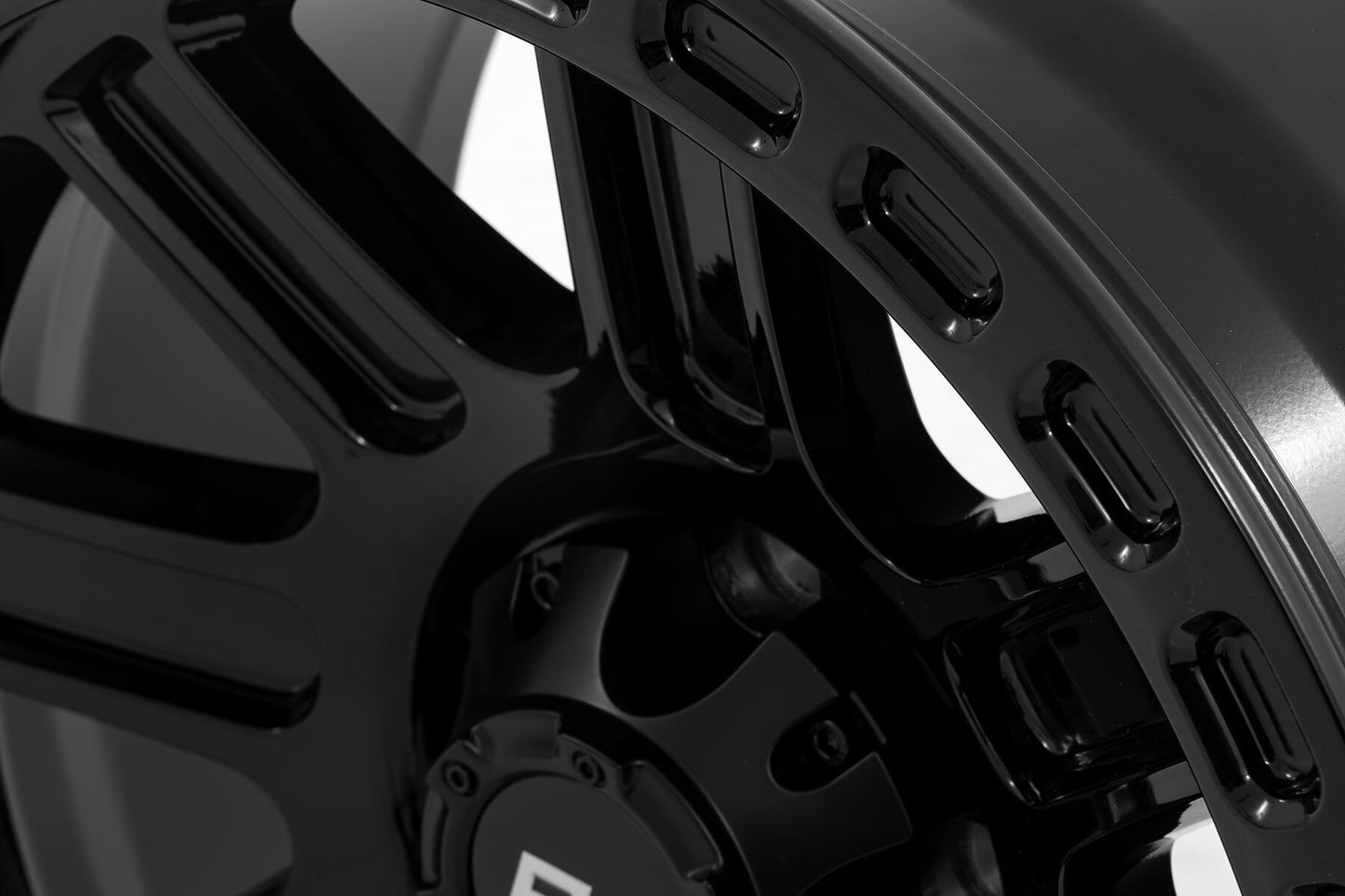Rough Country 84 Series Wheel; Gloss Black; 17x8.5; 6x135; +0mm 84170917