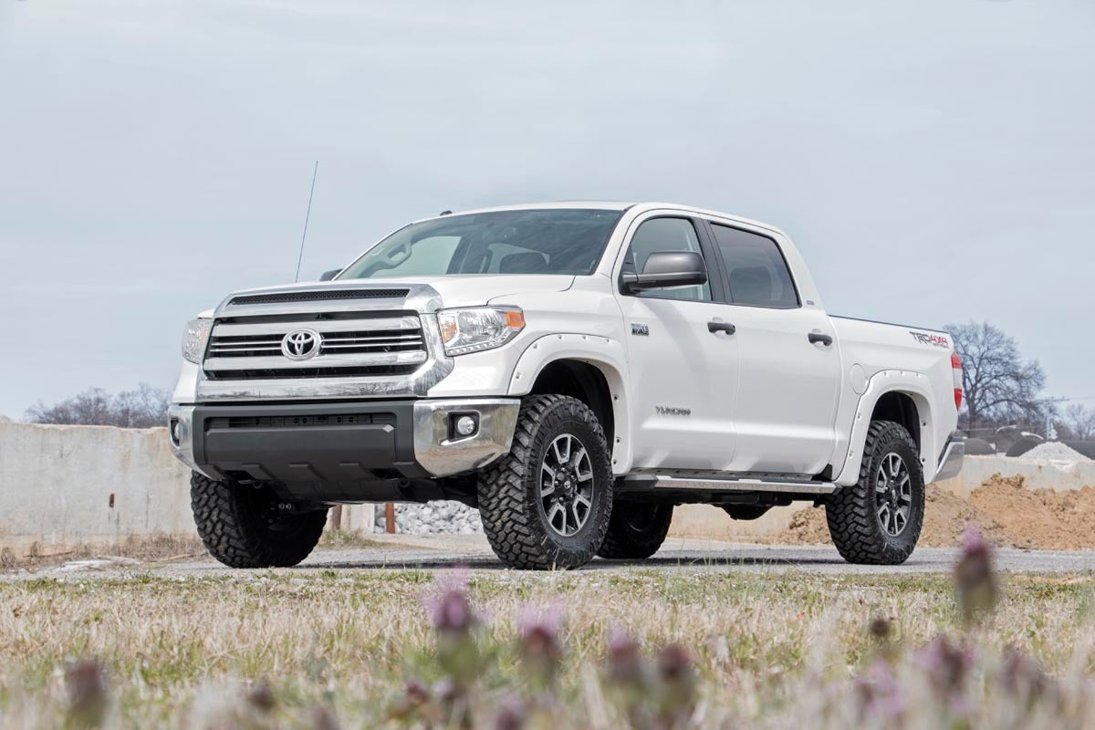 Fits Toyota Tundra 2WD/4WD (2007-2021) 2.5-3 Inch Leveling Kit; 870