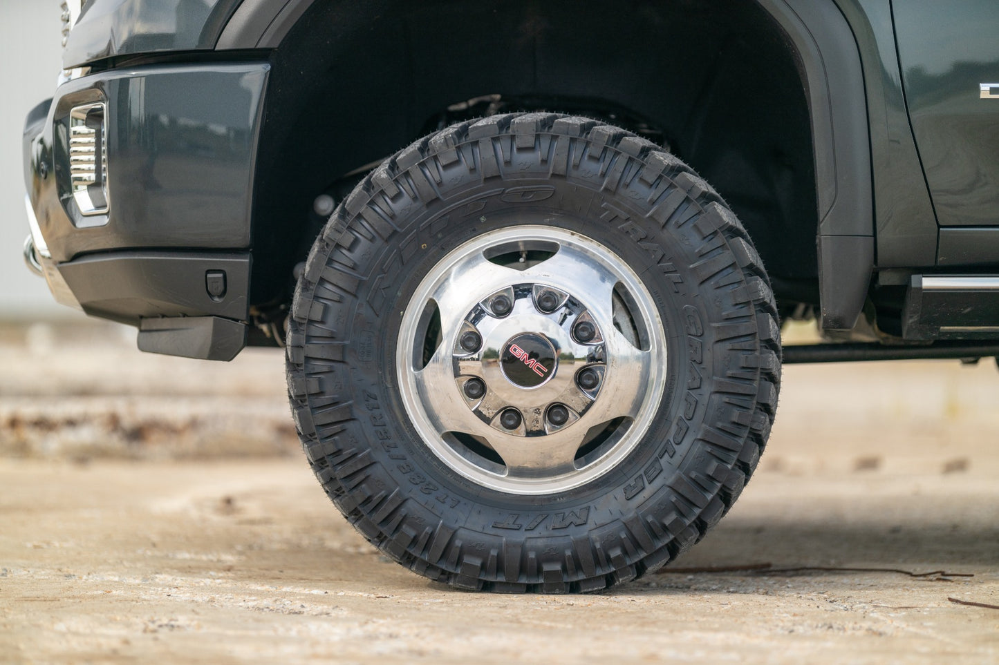 Fits Chevy/GMC Sierra 3500 HD/Silverado 3500 HD 2&4WD (20-24) 3" Lift Kit; 95630