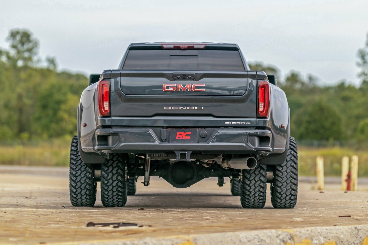 Fits Chevy/GMC Sierra 3500 HD/Silverado 3500 HD 2&4WD (20-24) 3" Lift Kit; 95630