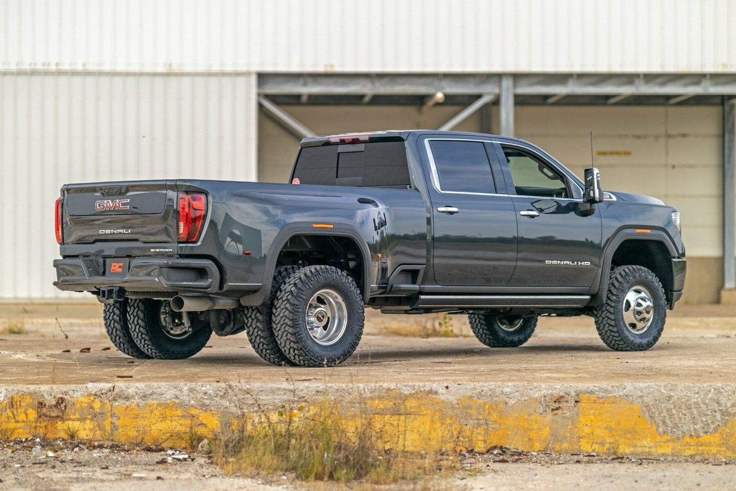Fits Chevy/GMC Sierra 3500 HD/Silverado 3500 HD 2&4WD (20-24) 3" Lift Kit; 95630