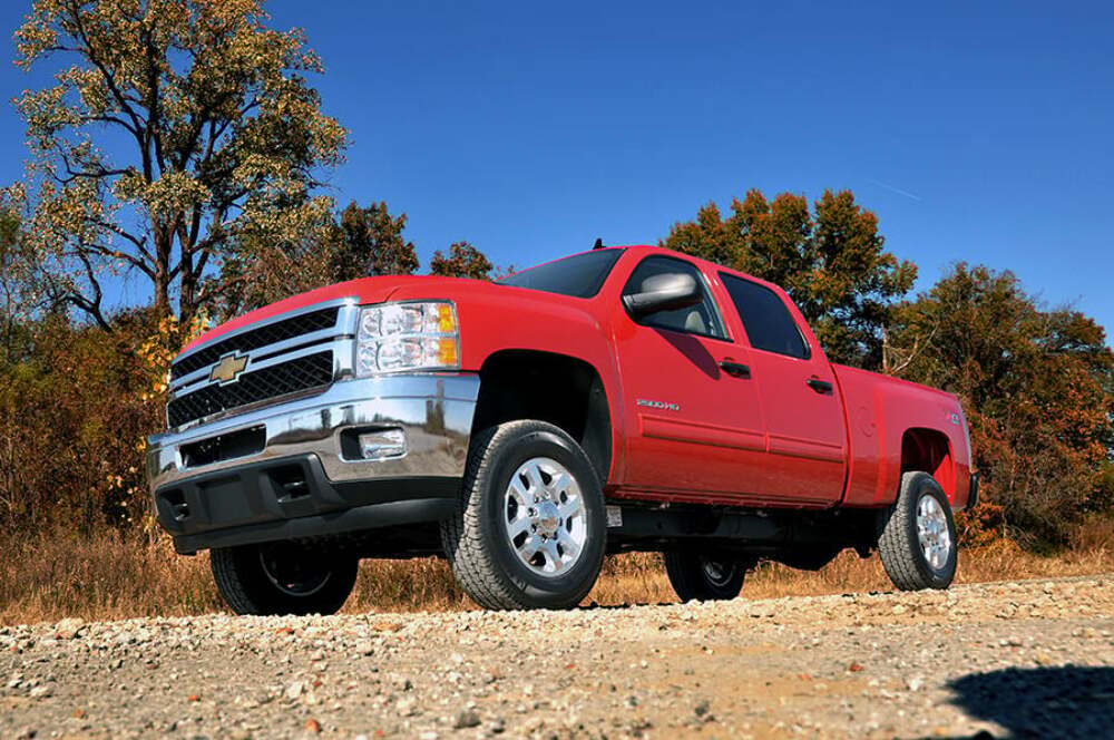Fits Chevy/GMC 2500HD/3500HD (11-19) 1.5-2 Inch Leveling Kit; 9593