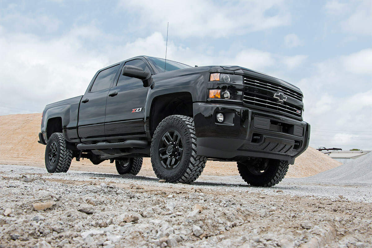 Fits Chevy/GMC 2500HD/3500HD (11-19) 3.5 Inch Lift Kit; M1; 95940RED