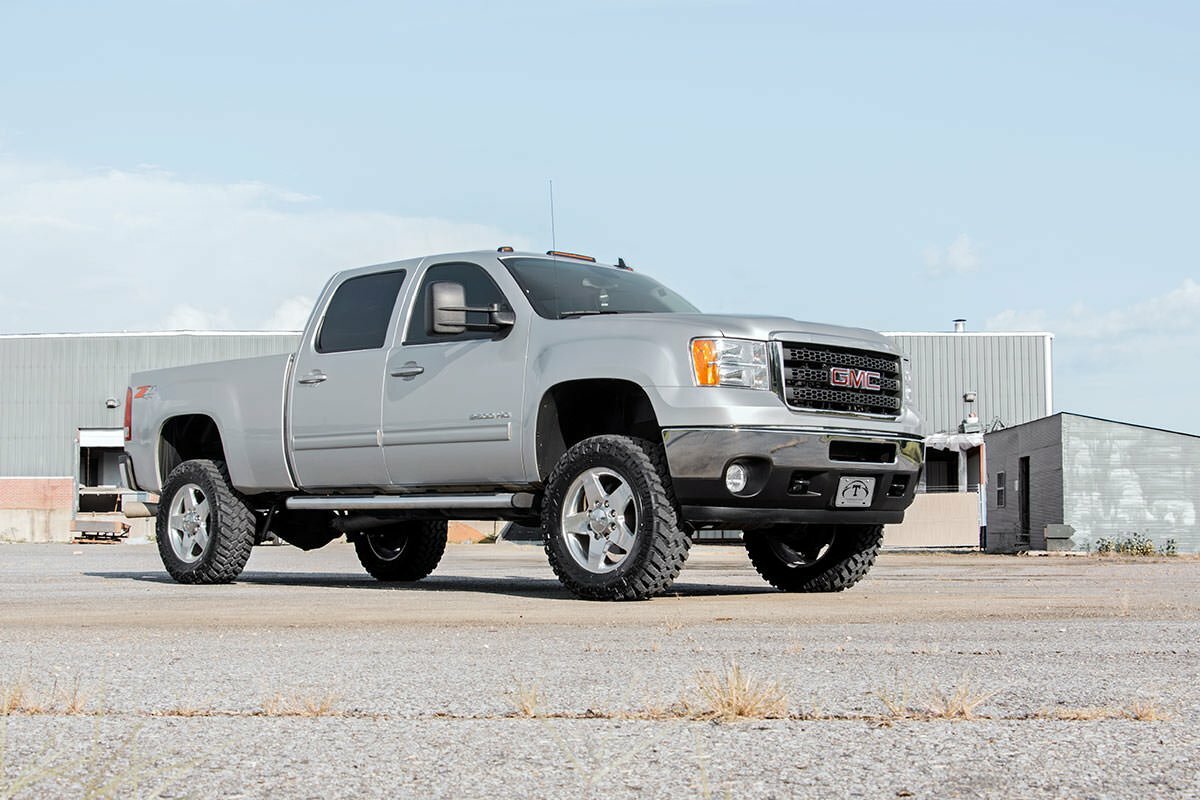 Fits Chevy/GMC 2500HD/3500HD (11-19) 3.5 Inch Lift Kit; V2; 95970RED