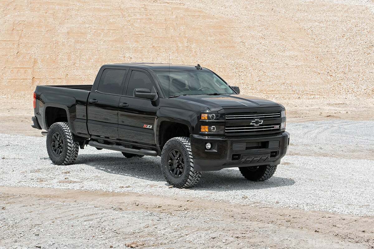 3.5 Inch Lift Kit; M1; w/ Overloads; Chevy/GMC 2500HD/3500HD (11-19) 97540RED