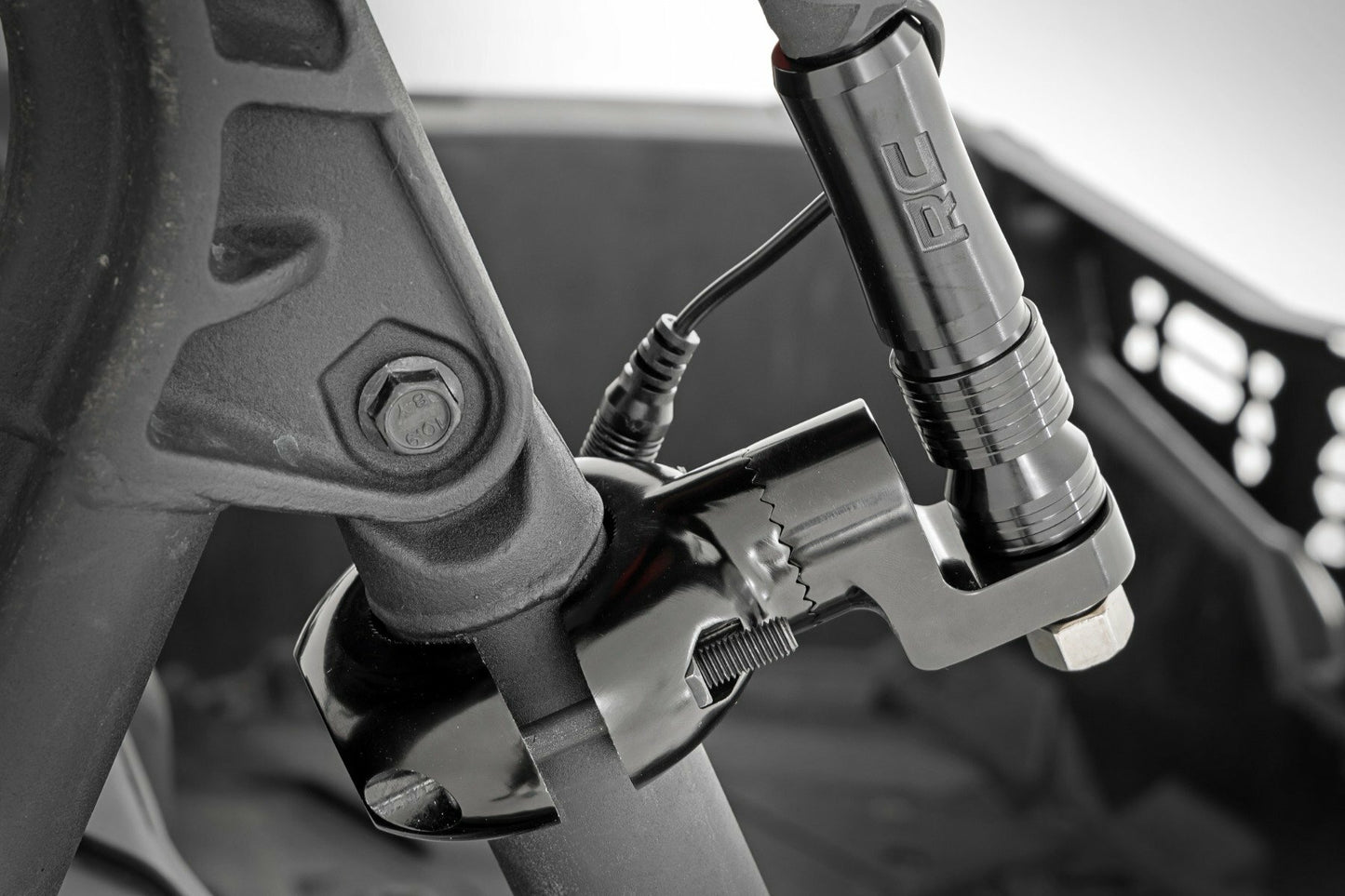 Universal LED Whip Mount 99012