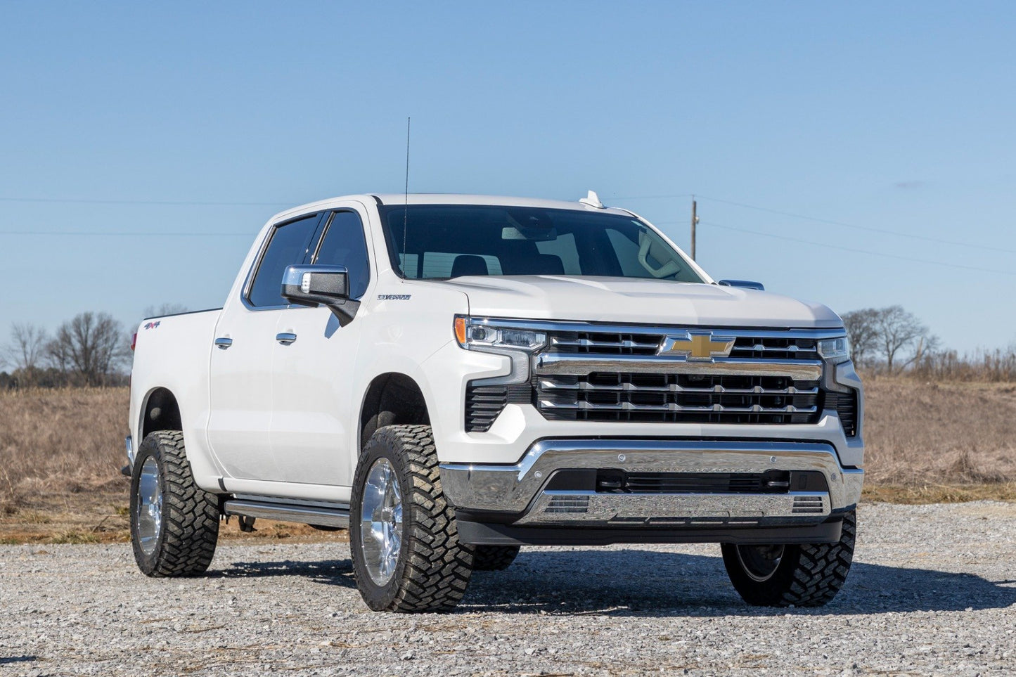 Rough Country 3.5 Inch Lift Kit - M1 Struts/M1 - Chevy Silverado 1500 2WD/4WD (2025) - 110440RED