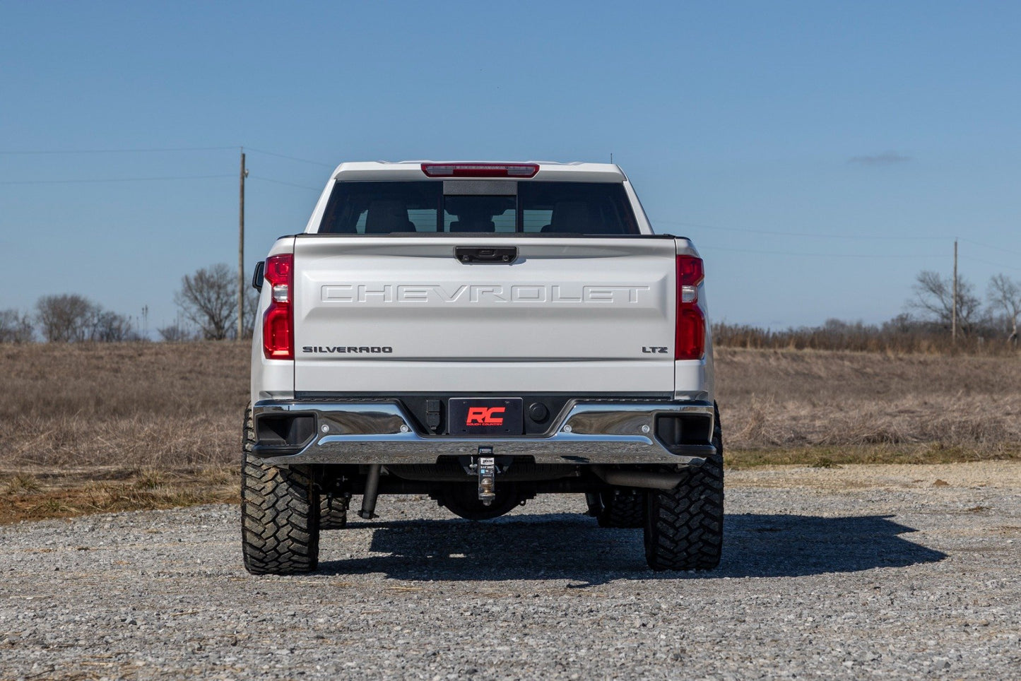 Rough Country 3.5 Inch Lift Kit - M1 Struts/M1 - Chevy Silverado 1500 2WD/4WD (2025) - 110440RED