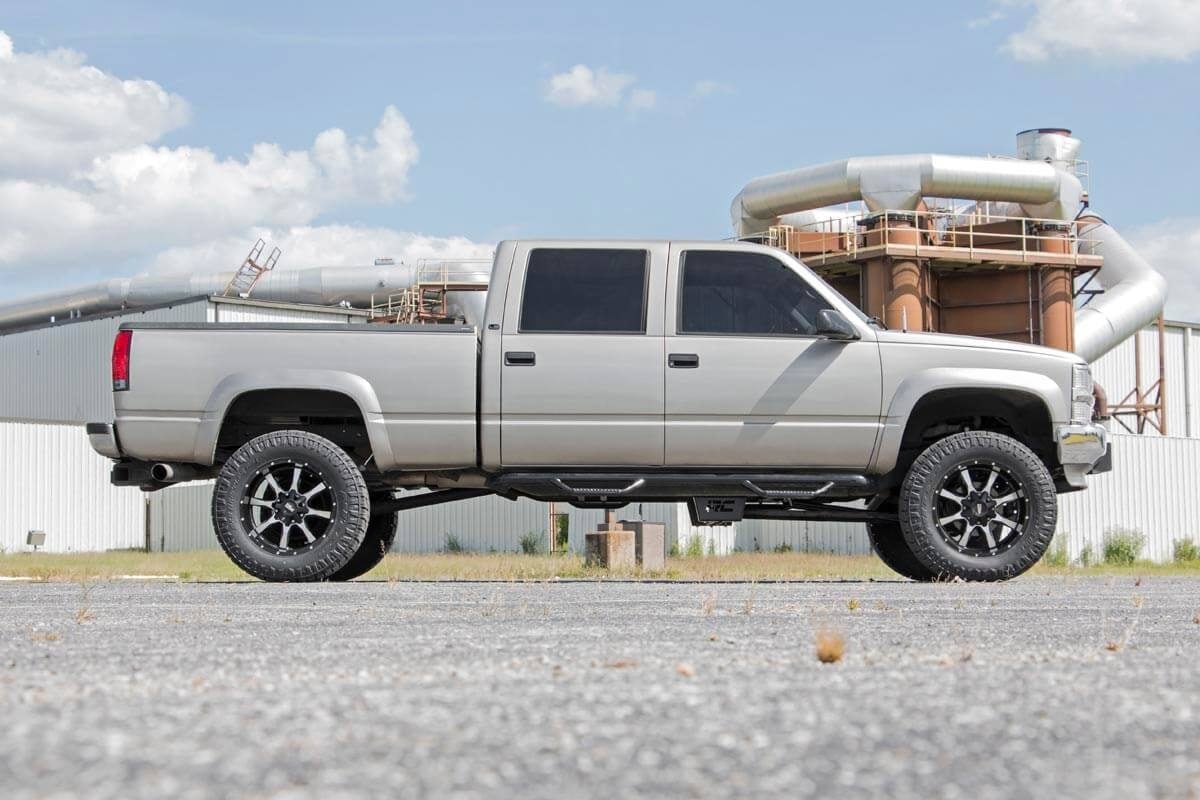 Rough Country 6 Inch Lift Kit - 8-Lug - V2 - Chevy 3/4-Ton Suburban/C2500/K2500 Truck/C3500/K3500 Truck (88-00) - 16170
