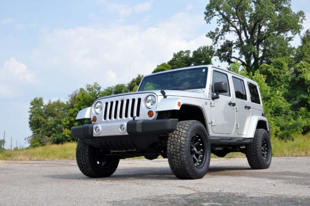 Fits Jeep Wrangler Unlimited 2WD/4WD (2007-2018) 3.25 Inch Lift Kit; PERF694