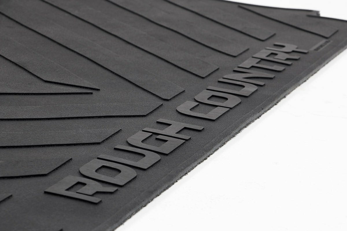 Fits Chevy/GMC 1500 2WD/4WD (19-24) Bed Mat; 8' Bed; RC Logo; RCM677