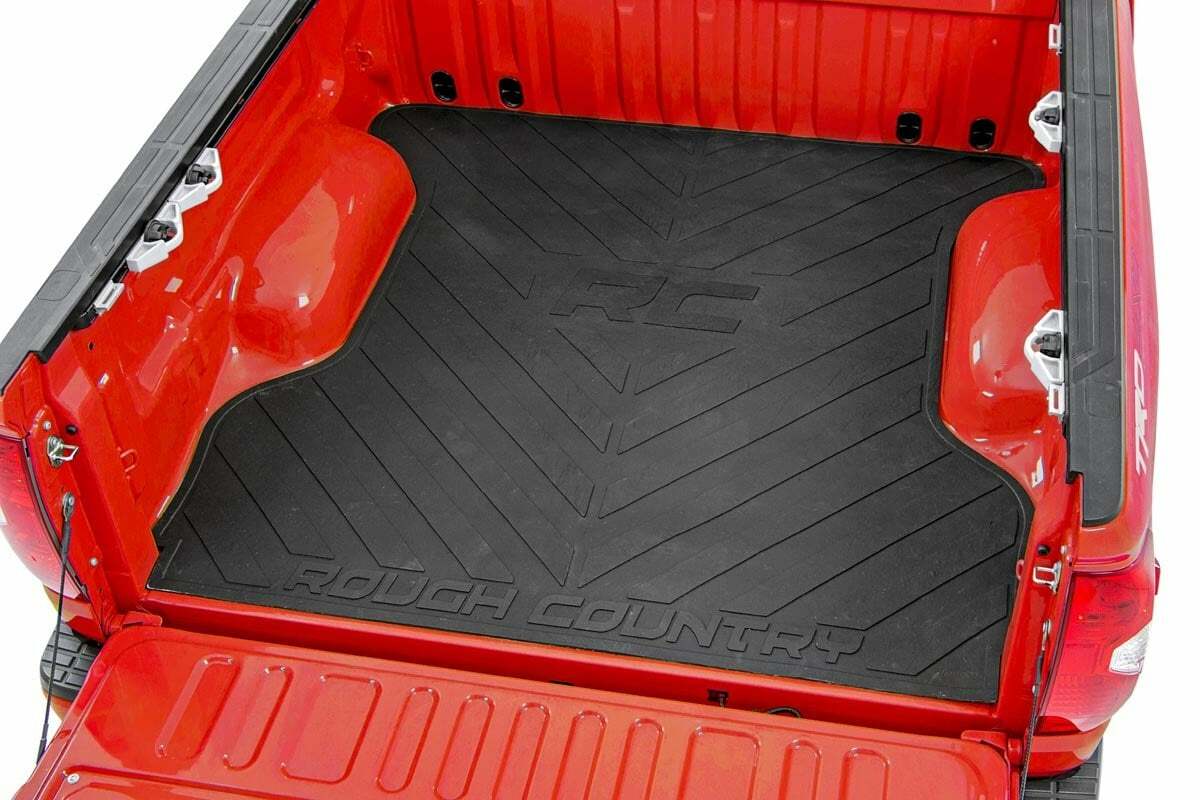 Fits Chevy/GMC 1500 2WD/4WD (19-24) Bed Mat; 8' Bed; RC Logo; RCM677